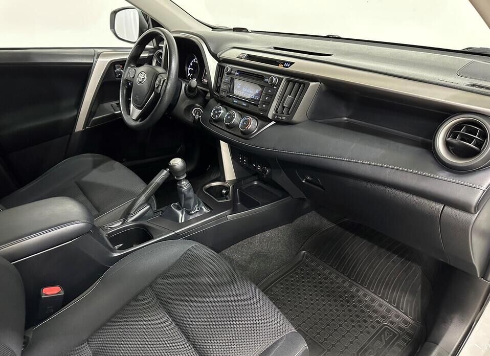 Toyota RAV4 2.0 MT (146 л.с.)