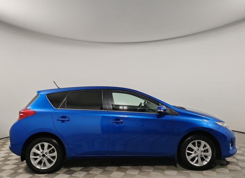 Toyota Auris, II 1.6 CVT (132 л.с.)