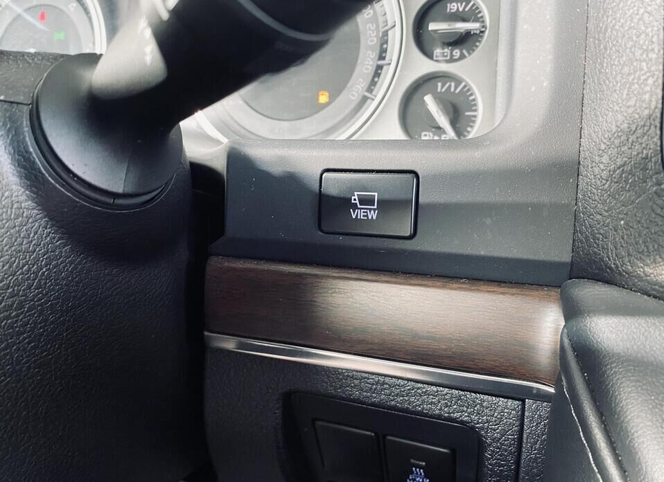 Toyota Land Cruiser, 200 Series Рестайлинг 2 4.5d AT (249 л.с.) 4WD