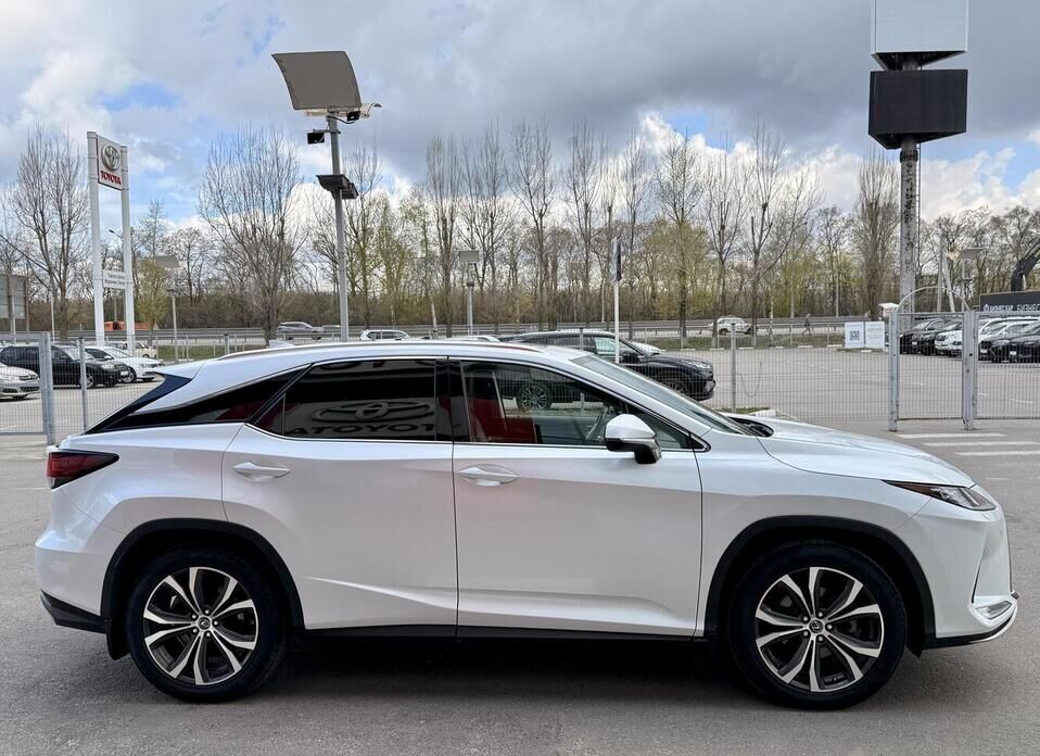Lexus RX, IV Рестайлинг 300 2.0 AT (238 л.с.) 4WD