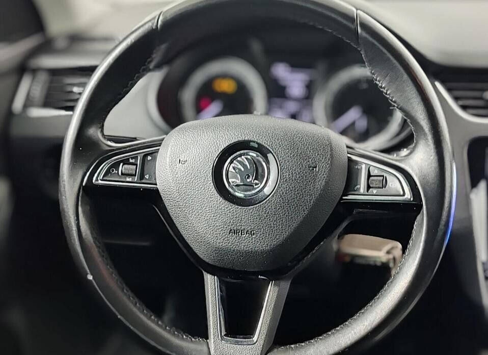 Skoda Octavia, III (A7) 1.6 MT (110 л.с.)