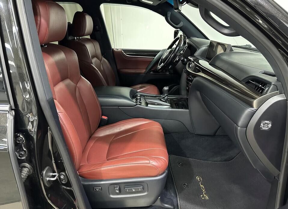 Lexus LX, III Рестайлинг 2 570 5.7 AT (367 л.с.) 4WD