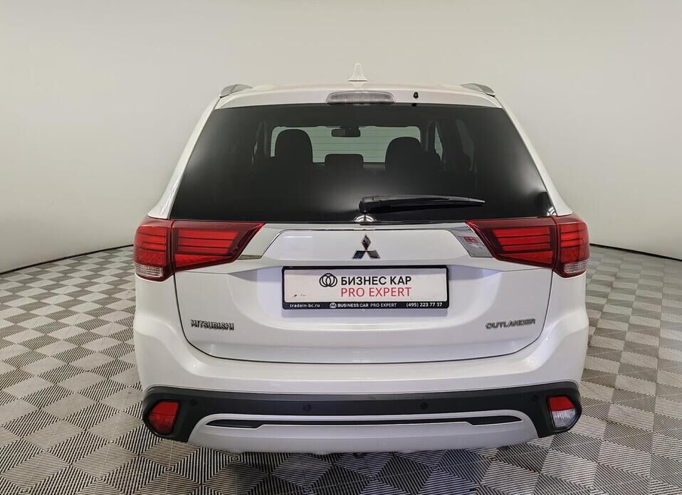 Mitsubishi Outlander, III Рестайлинг 2 2.0 CVT (146 л.с.) 4WD