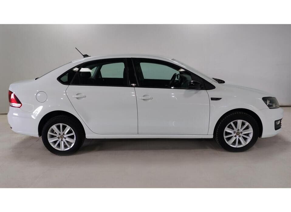 Volkswagen Polo, V Рестайлинг 1.6 AT (110 л.с.)
