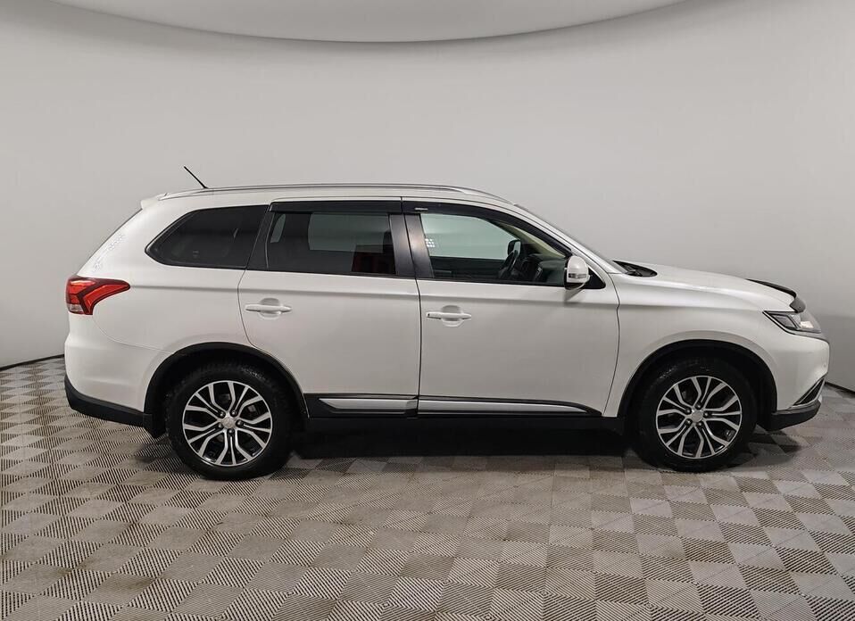 Mitsubishi Outlander, III Рестайлинг 2 2.0 CVT (146 л.с.) 4WD