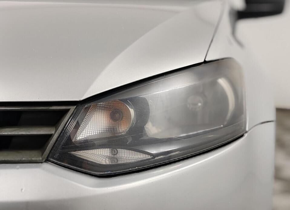 Volkswagen Polo, V 1.6 MT (105 л.с.)