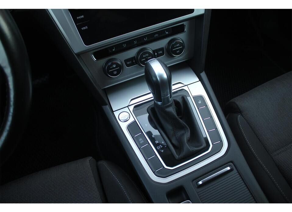 Volkswagen Passat, B8 1.8 AMT (180 л.с.)
