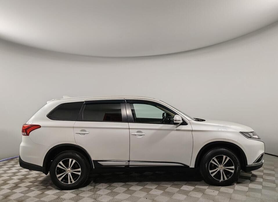 Mitsubishi Outlander, III Рестайлинг 2 2.0 CVT (146 л.с.) 4WD