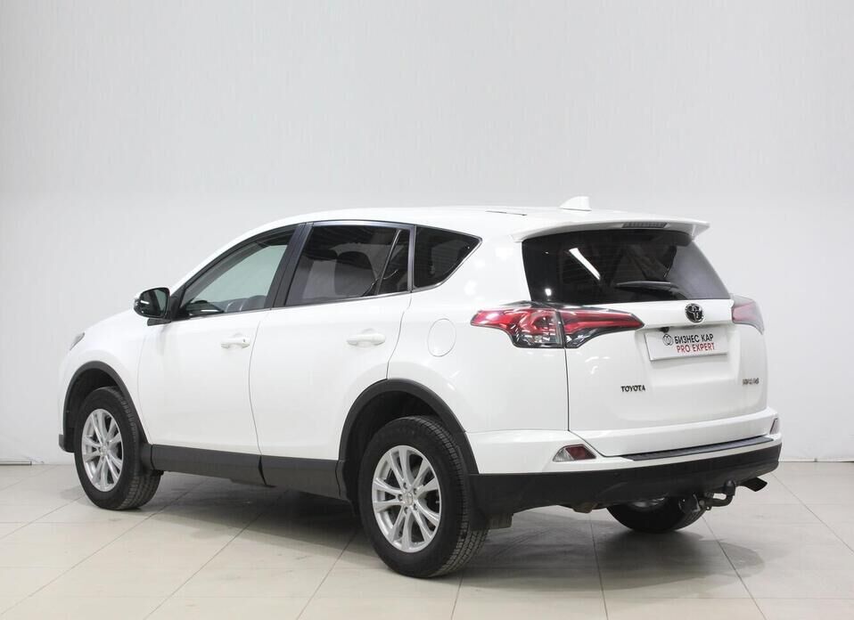 Toyota RAV4 2.0 MT (146 л.с.)