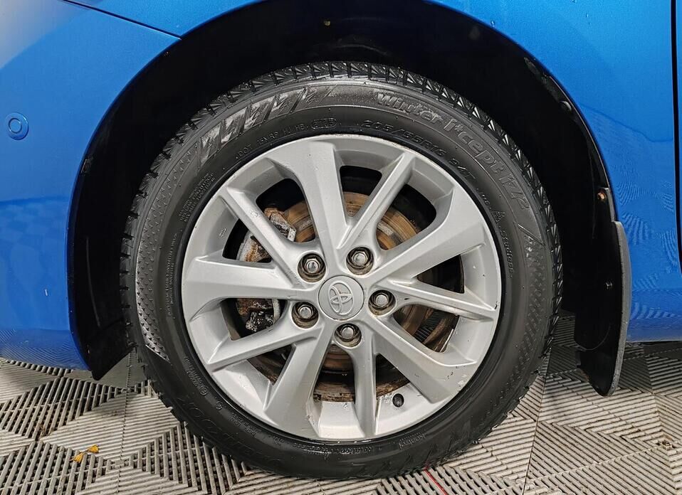 Toyota Auris, II 1.6 CVT (132 л.с.)