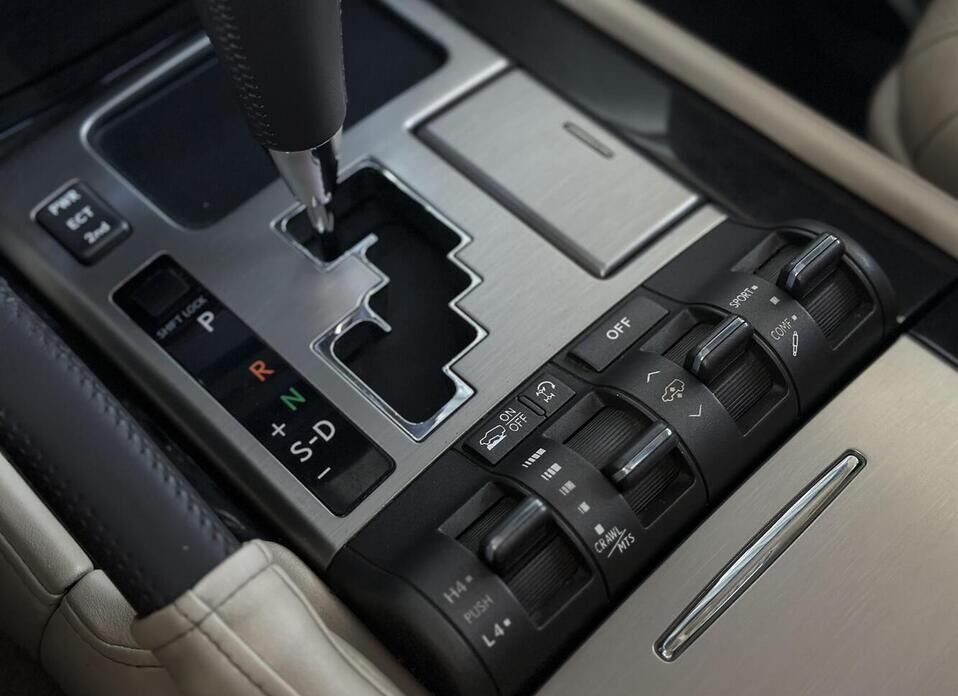 Lexus LX, III Рестайлинг 570 5.7 AT (367 л.с.) 4WD