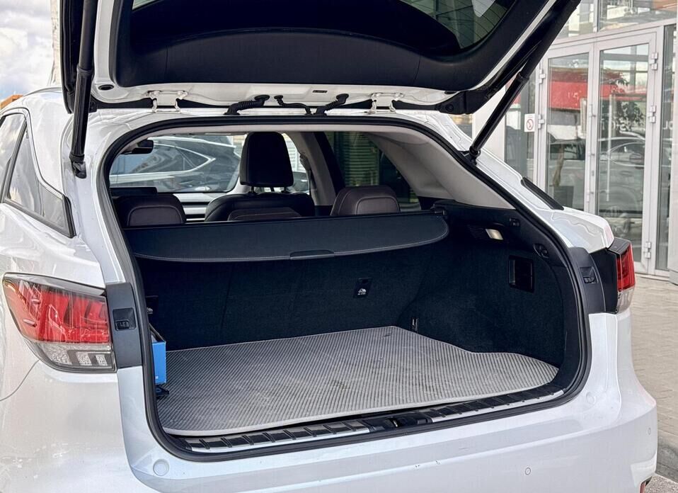 Lexus RX, IV Рестайлинг 300 2.0 AT (238 л.с.) 4WD