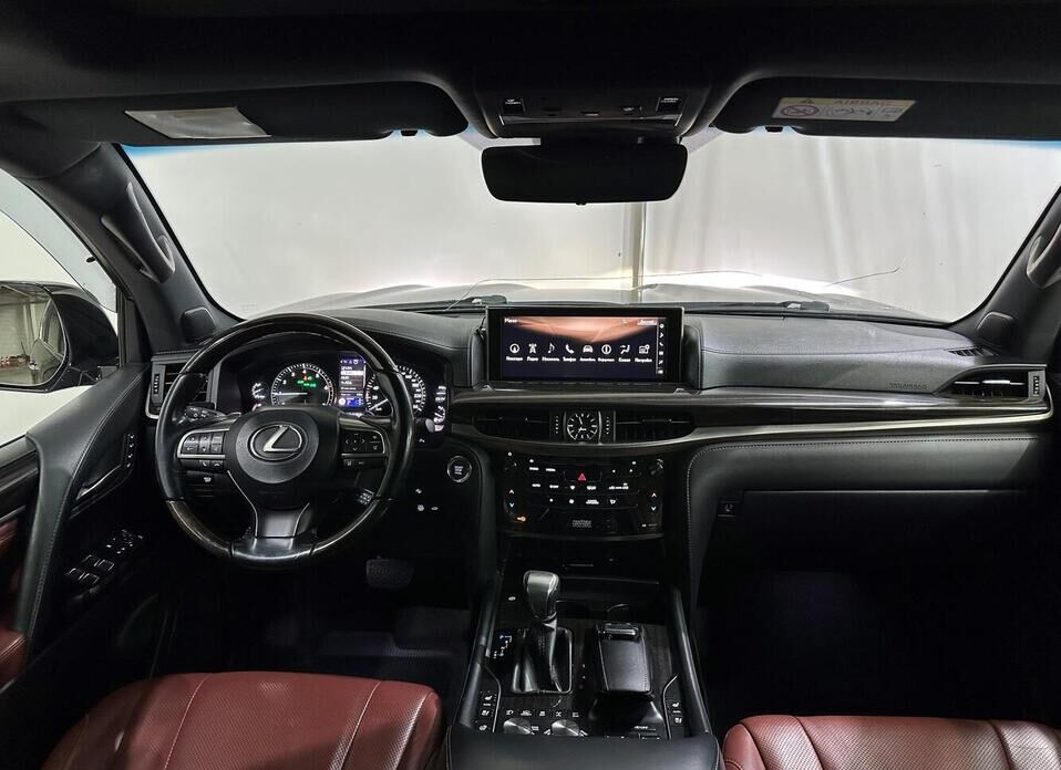 Lexus LX, III Рестайлинг 2 570 5.7 AT (367 л.с.) 4WD