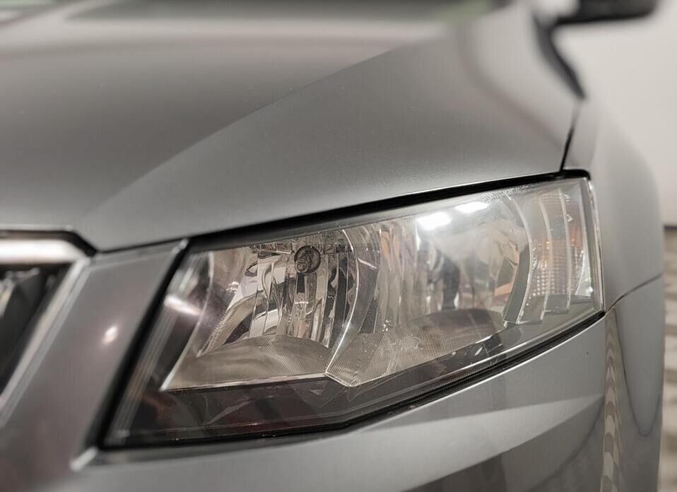 Skoda Octavia, III (A7) 1.6 MT (110 л.с.)