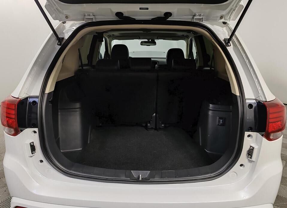 Mitsubishi Outlander, III Рестайлинг 3 2.0 CVT (146 л.с.)