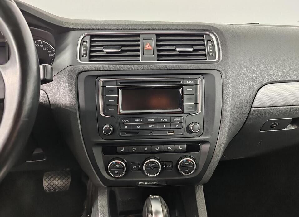 Volkswagen Jetta, VI 1.4 AMT (122 л.с.)