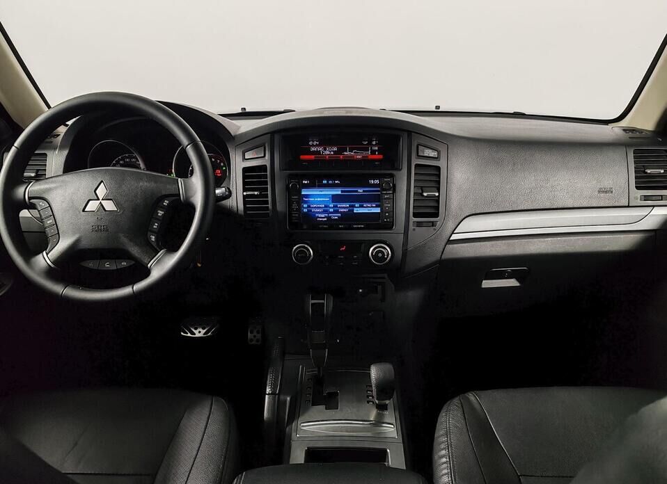 Mitsubishi Pajero, IV Рестайлинг 1 3.0 AT (178 л.с.) 4WD
