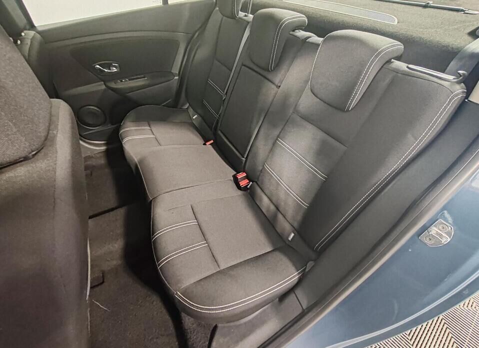 Renault Fluence, I Рестайлинг 1.6 MT (106 л.с.)