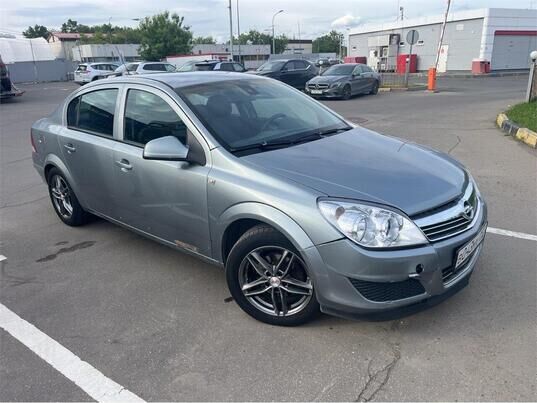 Opel Astra, 2011&nbsp;г., 158&nbsp;610&nbsp;км