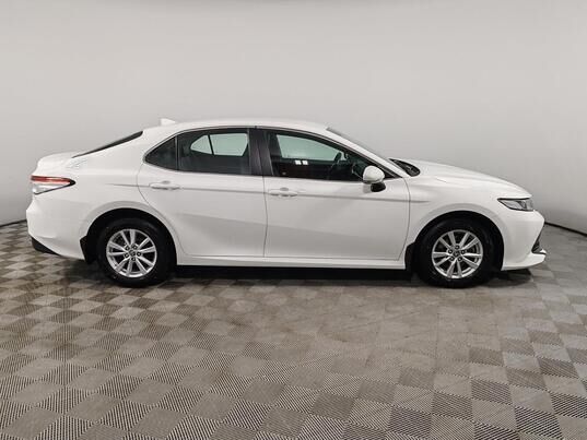 Toyota Camry, 2020 г., 30 323 км