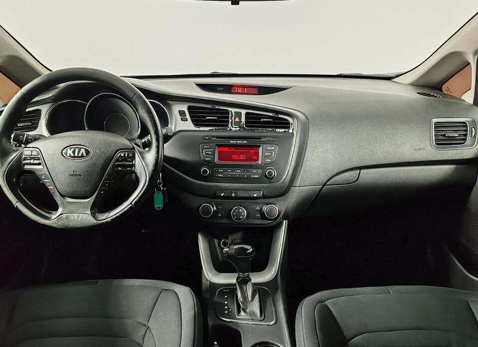 Kia Ceed, II Рестайлинг 1.6 AT (130 л.с.)