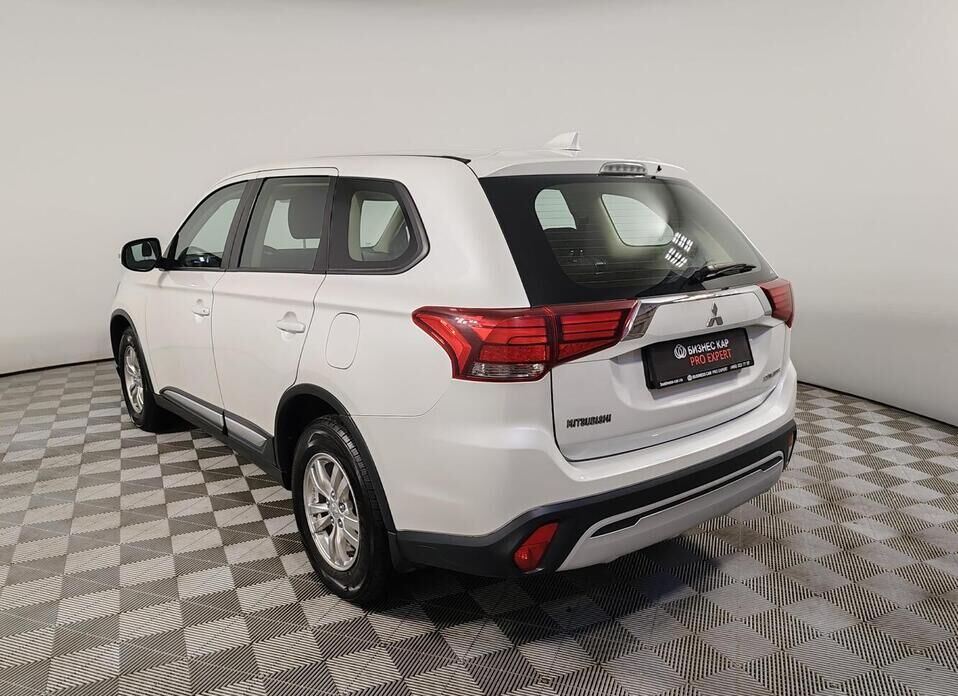 Mitsubishi Outlander, III Рестайлинг 3 2.0 CVT (146 л.с.) 4WD