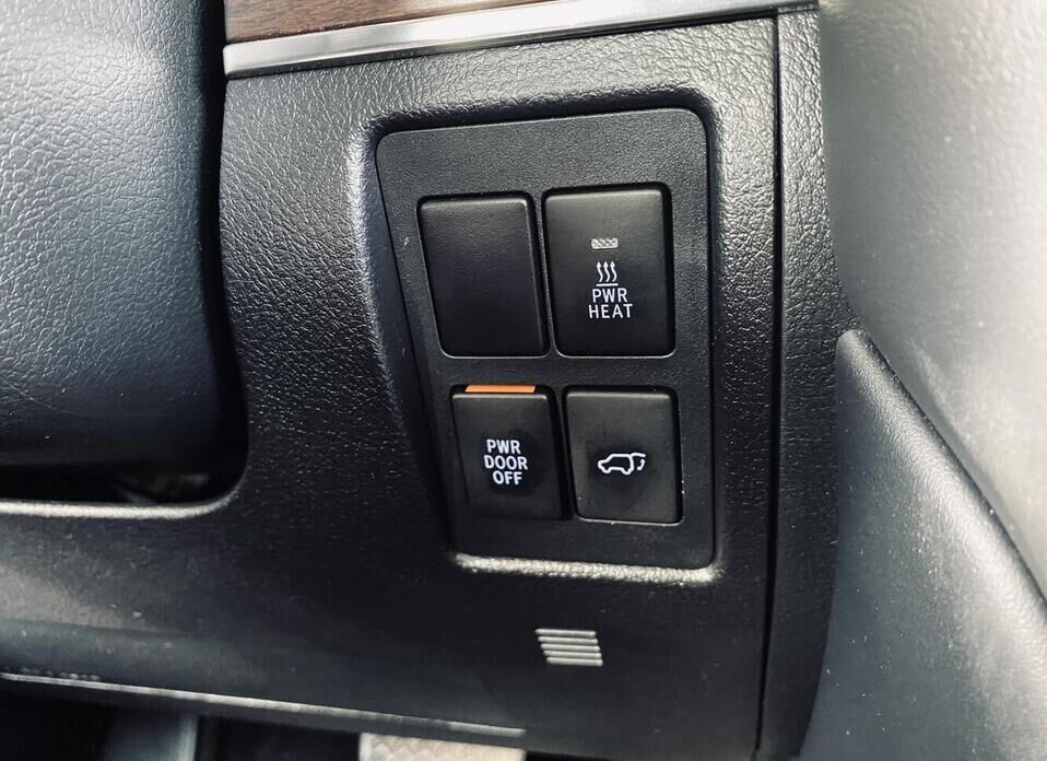 Toyota Land Cruiser, 200 Series Рестайлинг 2 4.5d AT (249 л.с.) 4WD