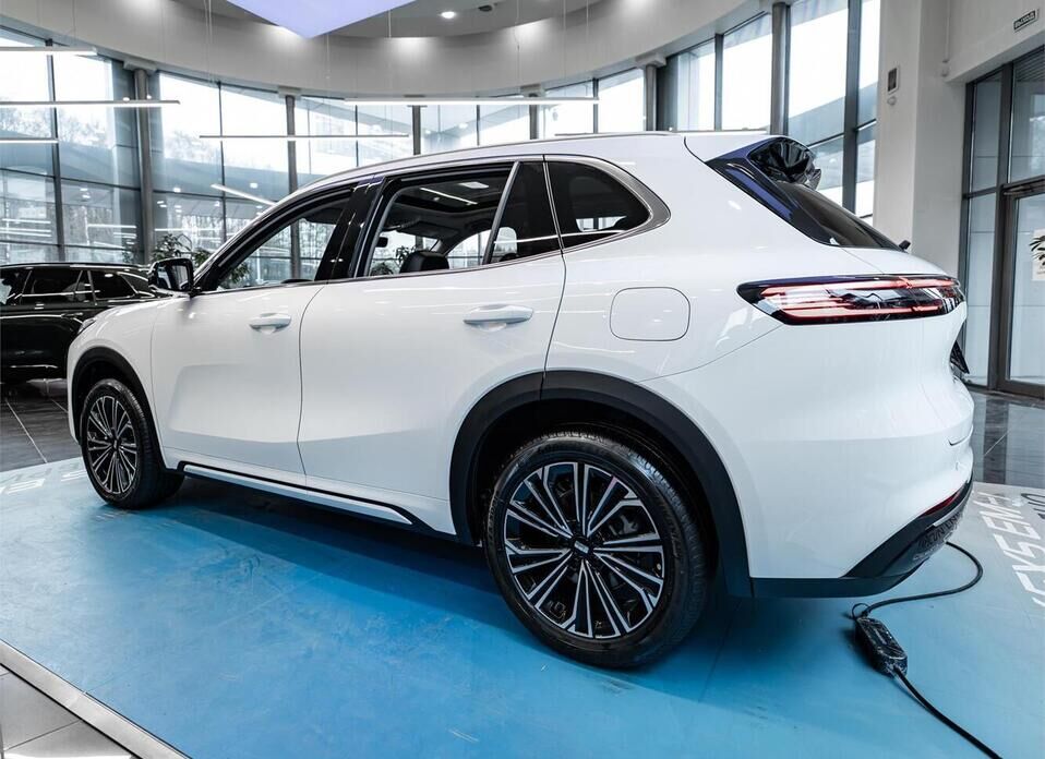 Geely EX5 EM-i 1.5hyb AT (167 л.с.)