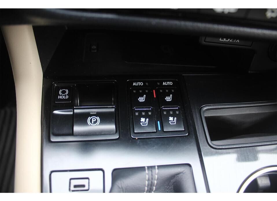 Lexus RX, IV Рестайлинг 300 2.0 AT (238 л.с.) 4WD