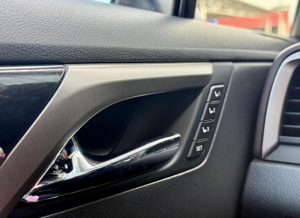Lexus RX, IV Рестайлинг 300 2.0 AT (238 л.с.) 4WD