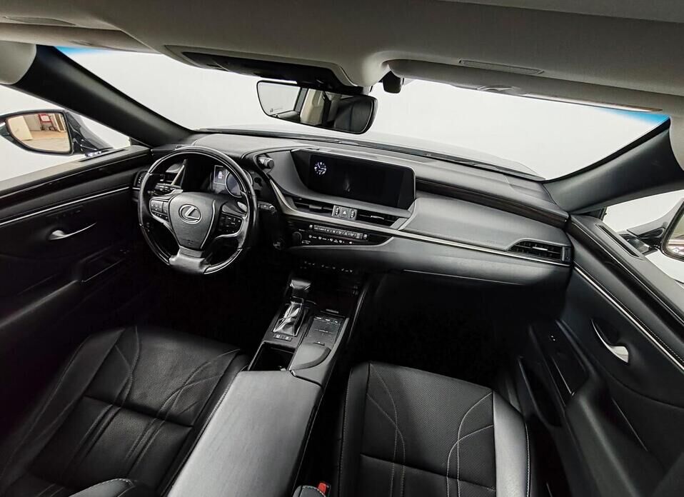 Lexus ES, VII 250 2.5 AT (200 л.с.)