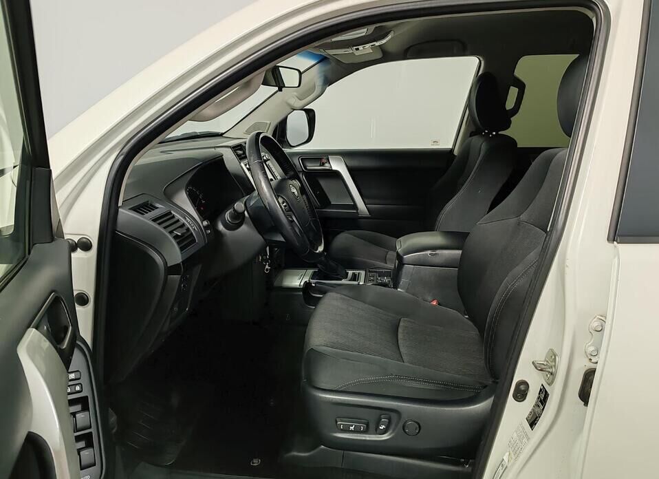 Toyota Land Cruiser Prado, 150 Series Рестайлинг 2 2.7 AT (163 л.с.) 4WD