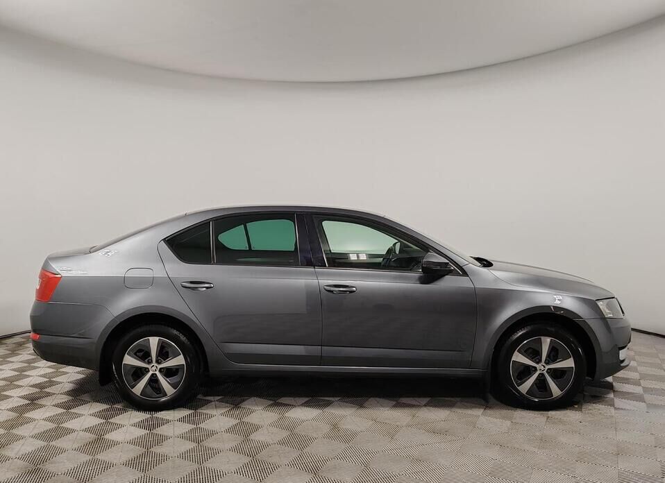 Skoda Octavia, III (A7) 1.6 MT (110 л.с.)