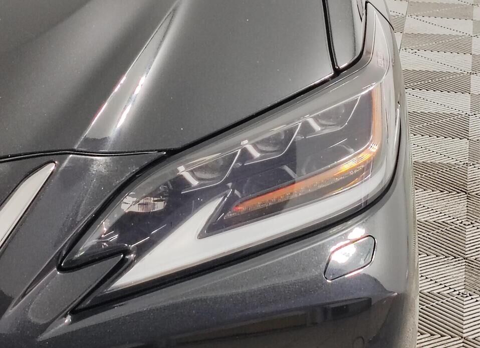 Lexus ES, VII 250 2.5 AT (200 л.с.)