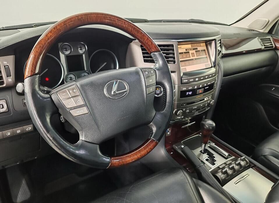 Lexus LX, III 570 5.7 AT (367 л.с.) 4WD