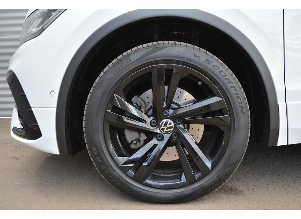 Volkswagen Tiguan, II Рестайлинг 2.0 AMT (180 л.с.) 4WD