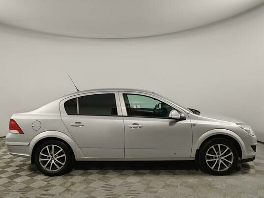 Opel Astra, 2012 г., 114 632 км