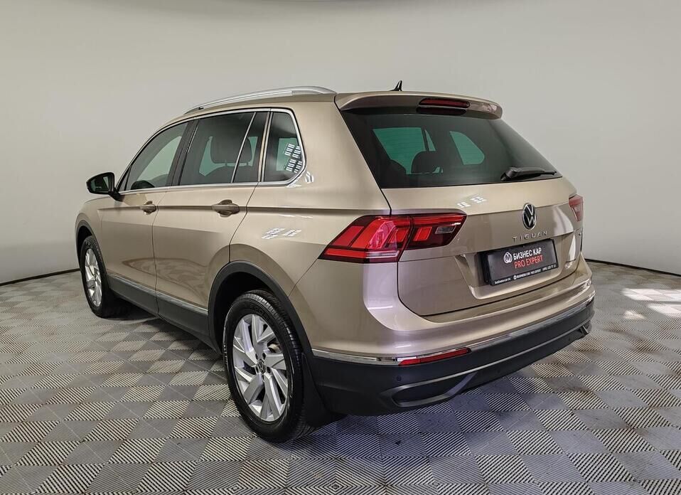 Volkswagen Tiguan, II Рестайлинг 2.0 AMT (180 л.с.) 4WD