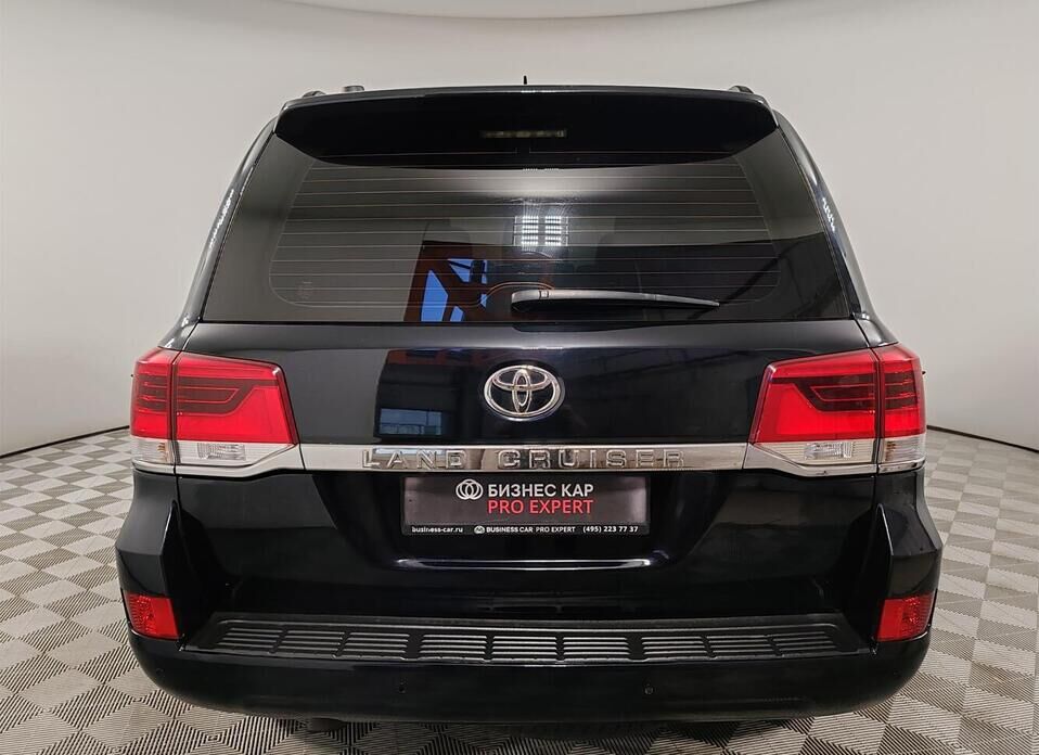 Toyota Land Cruiser, 200 Series Рестайлинг 2 4.5d AT (249 л.с.) 4WD