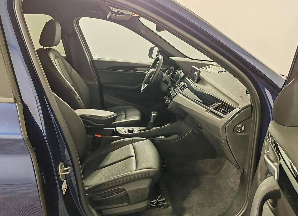 BMW X1, II (F48) Рестайлинг 18d xDrive 2.0d AT (150 л.с.) 4WD