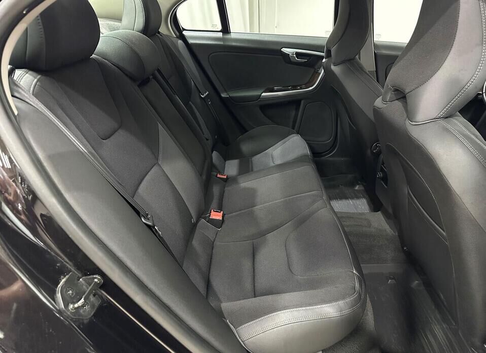 Volvo S60, II 2.5 AT (249 л.с.)
