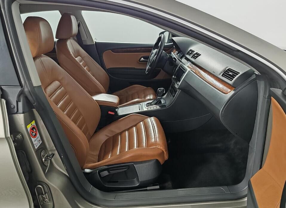 Volkswagen Passat CC 1.8 AMT (152 л.с.)