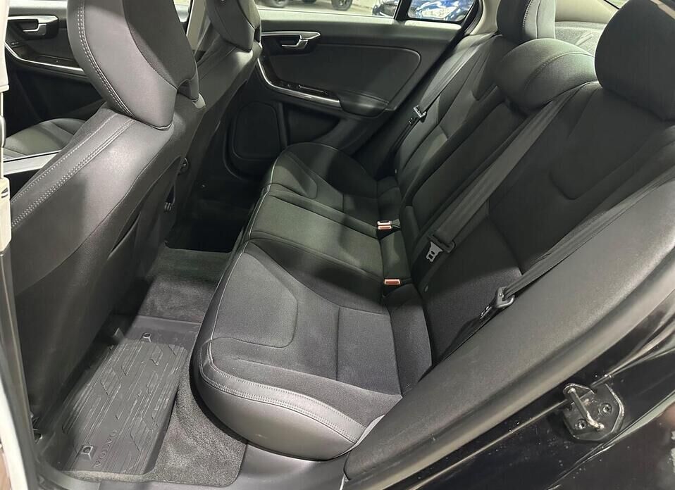 Volvo S60, II 2.5 AT (249 л.с.)