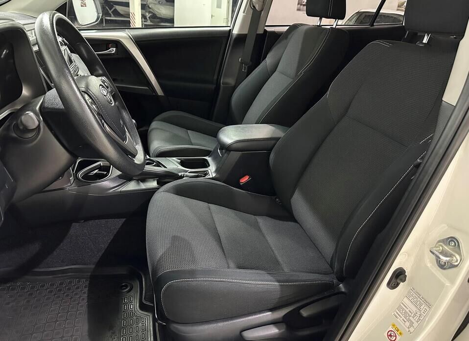 Toyota RAV4 2.0 MT (146 л.с.)