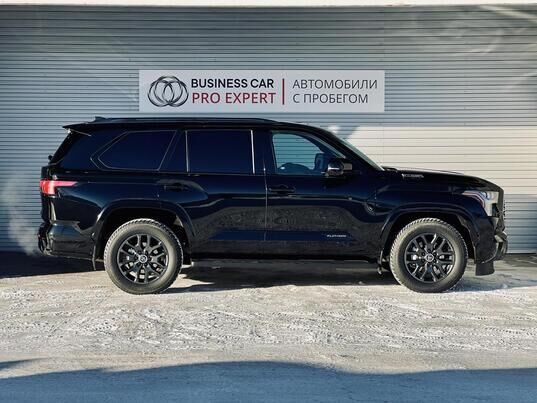 Toyota Sequoia, 2024&nbsp;г., 4&nbsp;975&nbsp;км