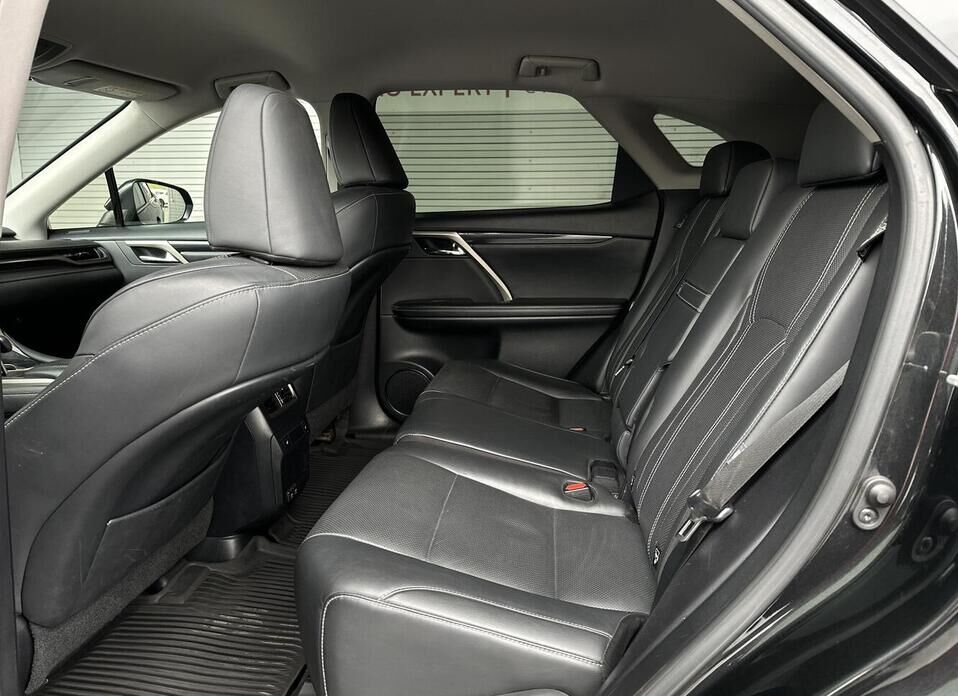 Lexus RX, IV Рестайлинг 300 2.0 AT (238 л.с.) 4WD