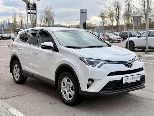 Toyota RAV4, 2018&nbsp;г., 71&nbsp;587&nbsp;км