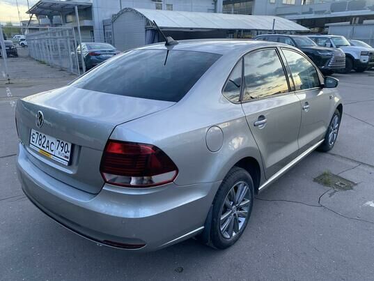 Volkswagen Polo, 2019 г., 106 186 км