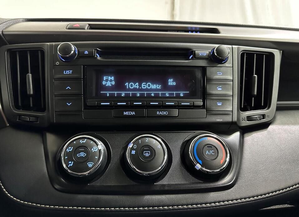 Toyota RAV4 2.0 MT (146 л.с.)