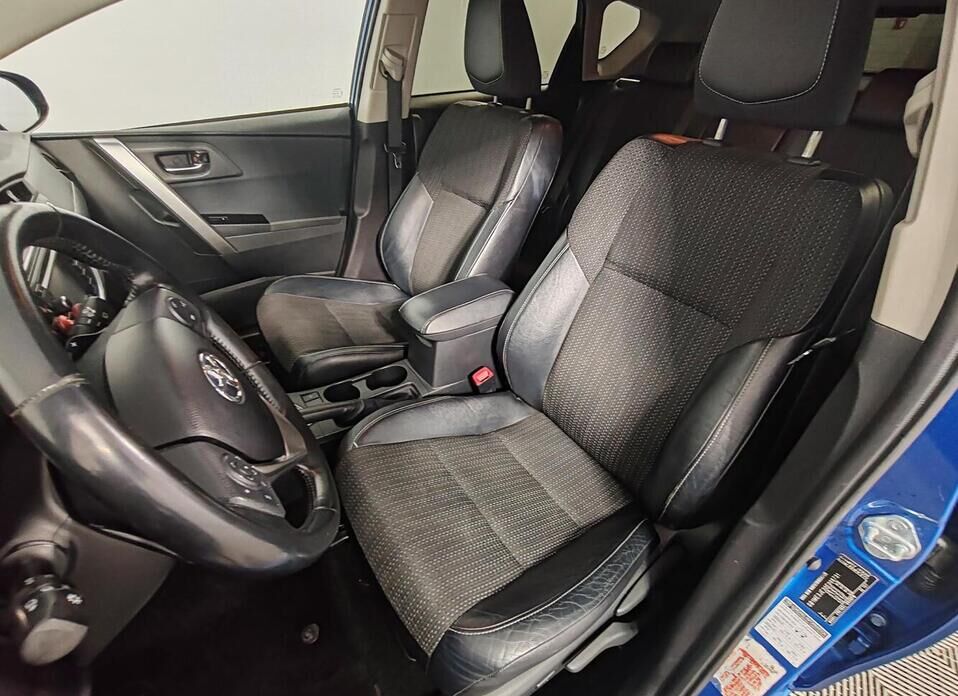 Toyota Auris, II 1.6 CVT (132 л.с.)